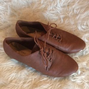Women’s Oxford flats